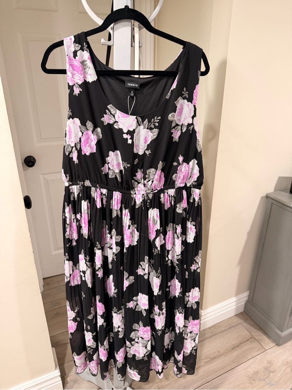torrid Black Floral Pleated Maxi Dress with Pink & White Roses
